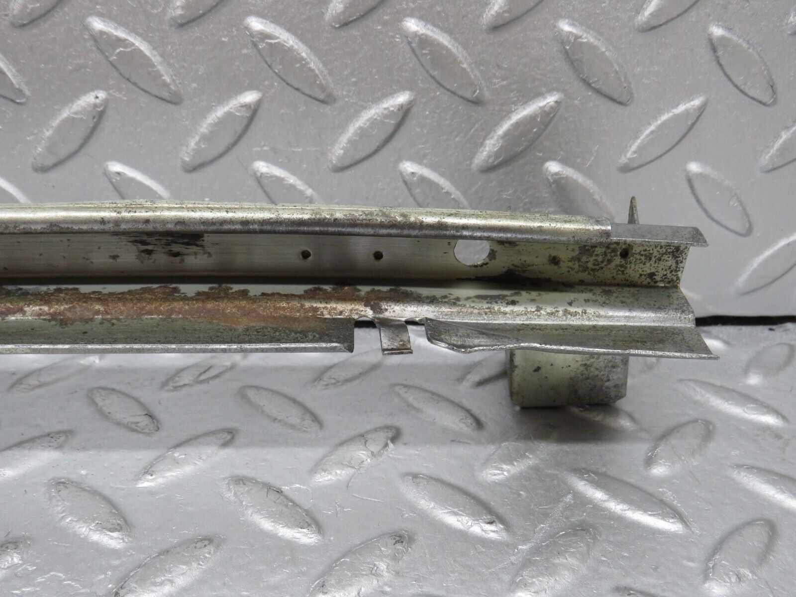 35861 Mercedes-Benz W108 Front Right Door Window Channel