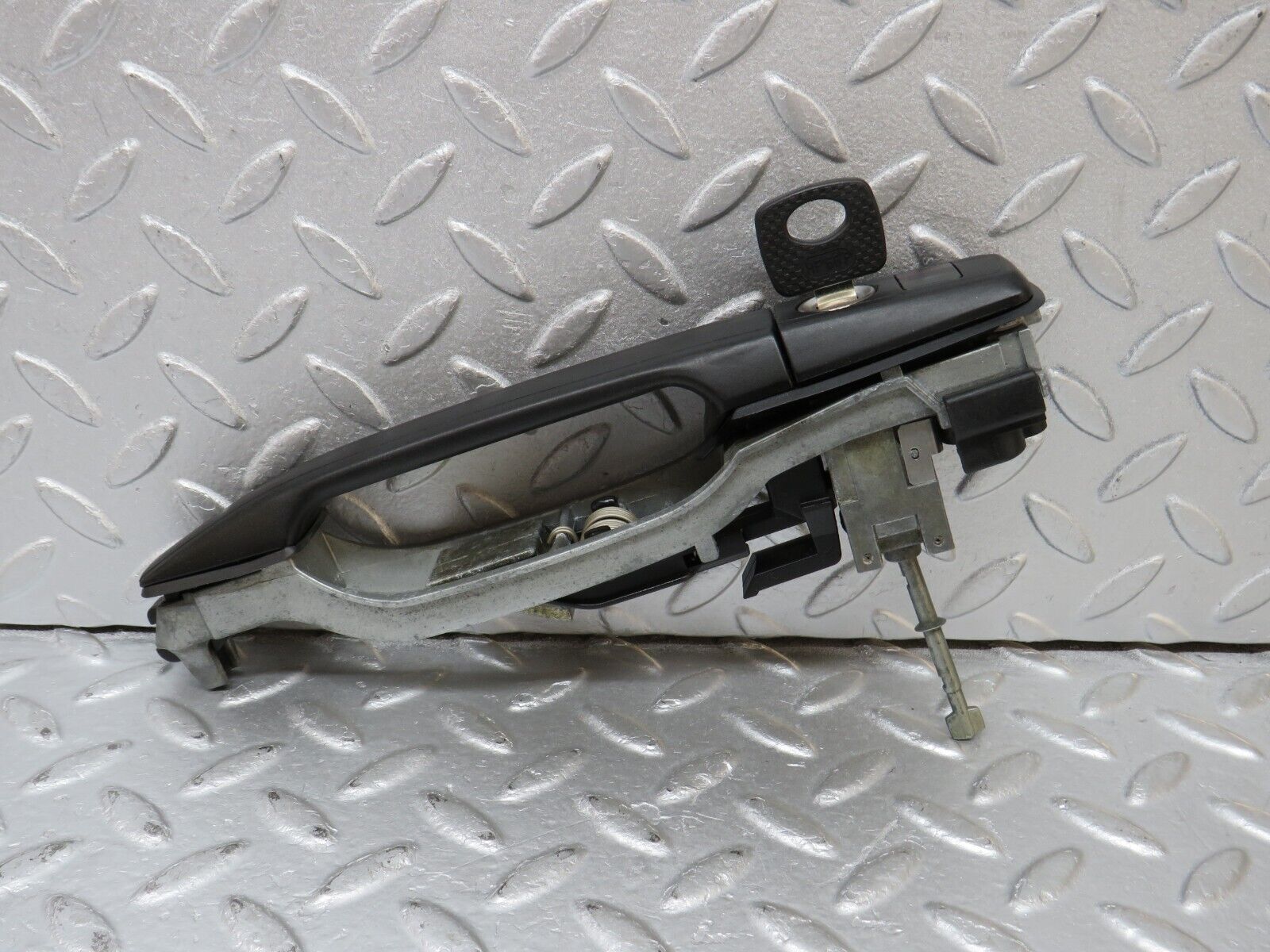 38463 Mercedes-Benz R129 280SL Coupe Left Door Exterior Handle With Key