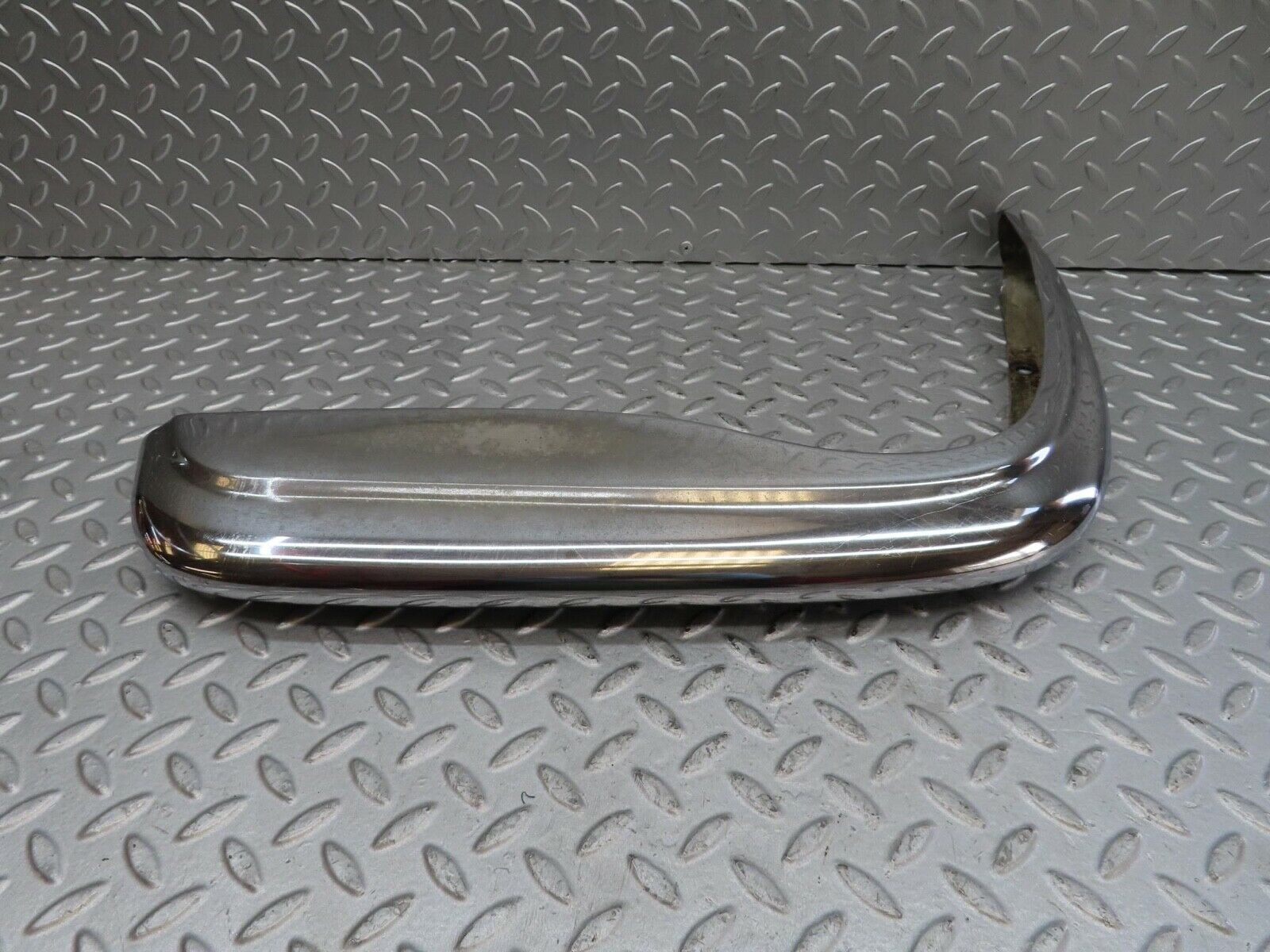 12601 Mercedes-Benz W108 Front Right Upper Bumper Corner