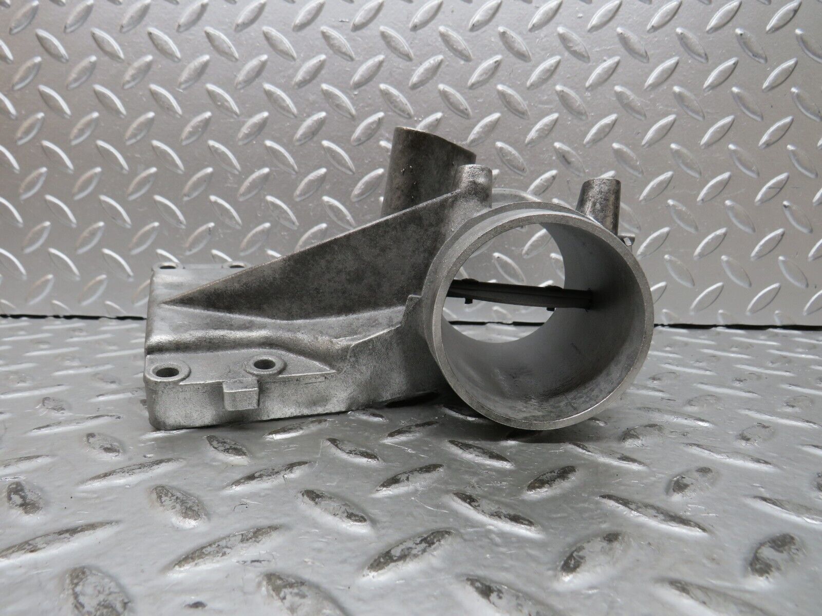 27826 Mercedes-Benz S124 300TE Wagon Throttle Body Valve 6040980317