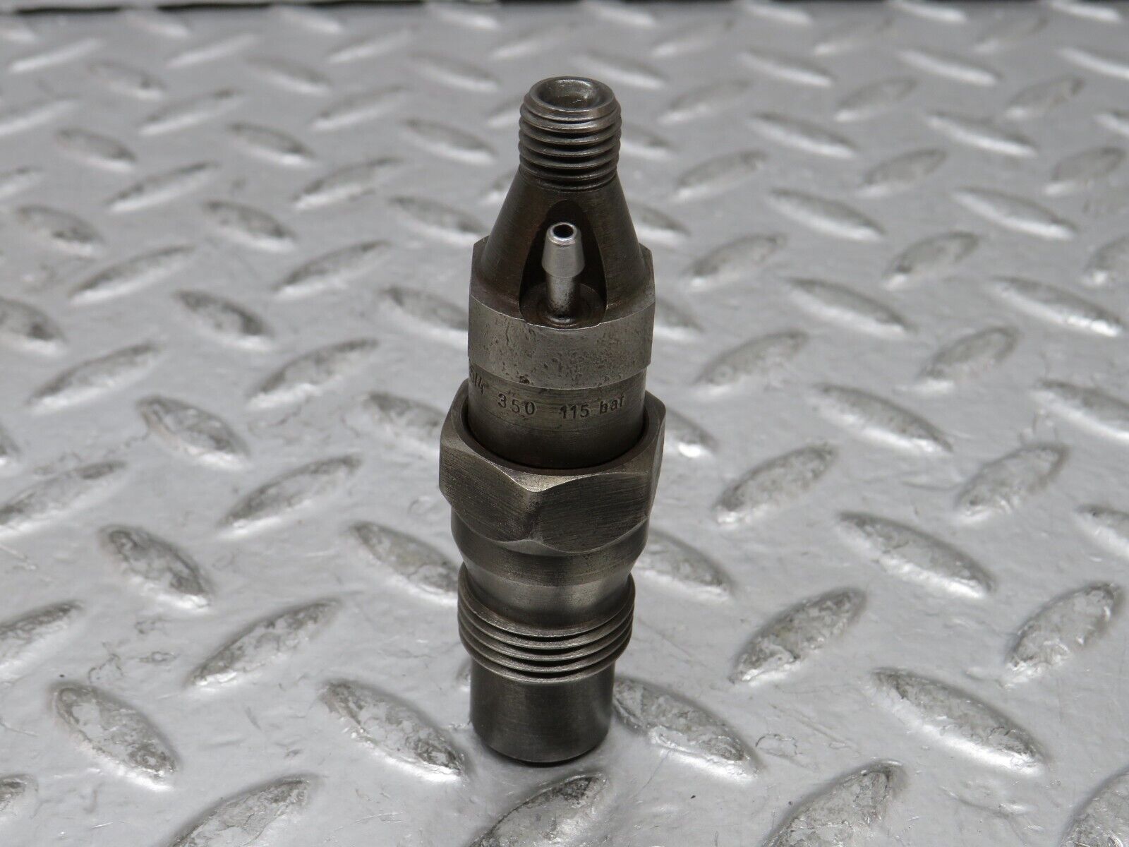 27002 Mercedes-Benz W123 240D Fuel Injector Bosch KCA30S35/4