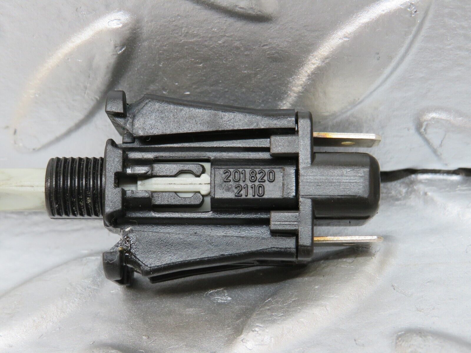 25683 Mercedes-Benz W124 280E Door Contact Switch 2018202110