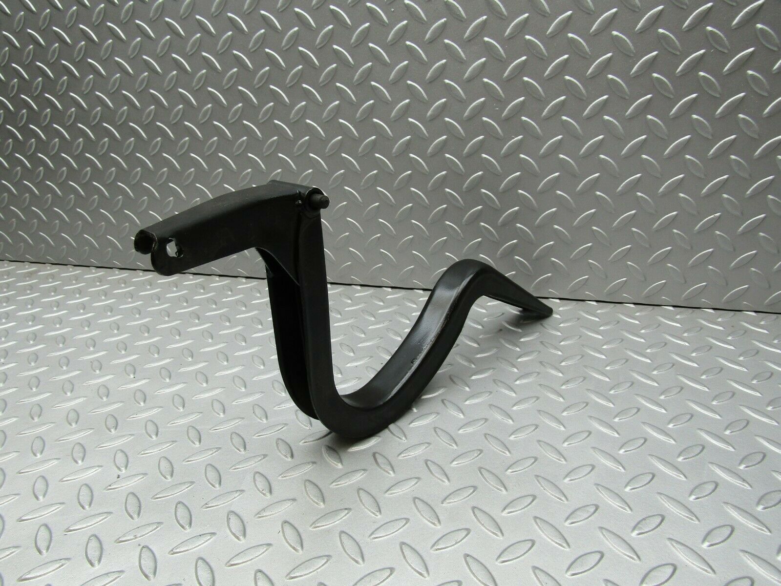 3282 Mercedes-Benz W115 220D Trunk Lid Hinge Left Side