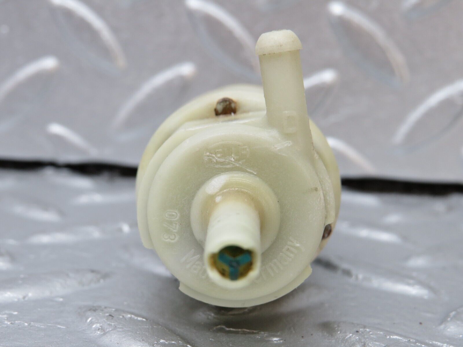 34402 Mercedes-Benz C126 380SEC Coupe Windscreen Washer Pump Hella