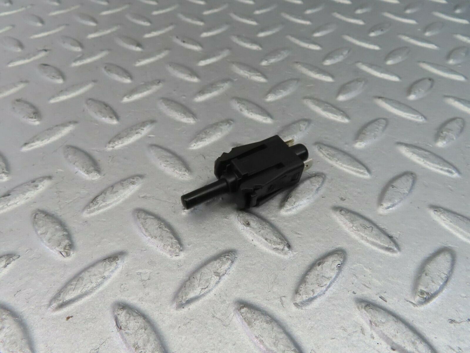 10399 Mercedes-Benz W201 190E Door Contact Switch 0015458714