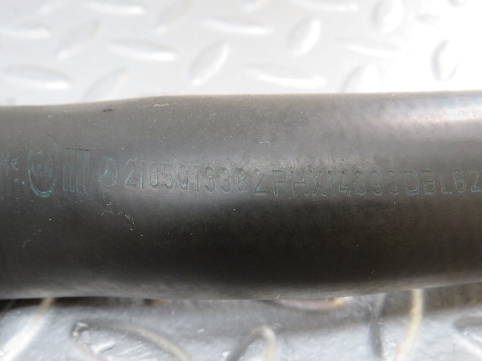 34991 Mercedes-Benz W210 320E Radiator Hose Pipe 2105013382