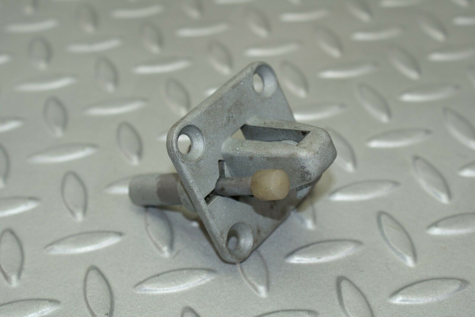 3211 Mercedes-Benz W115 220D Bonnet Lock Latch