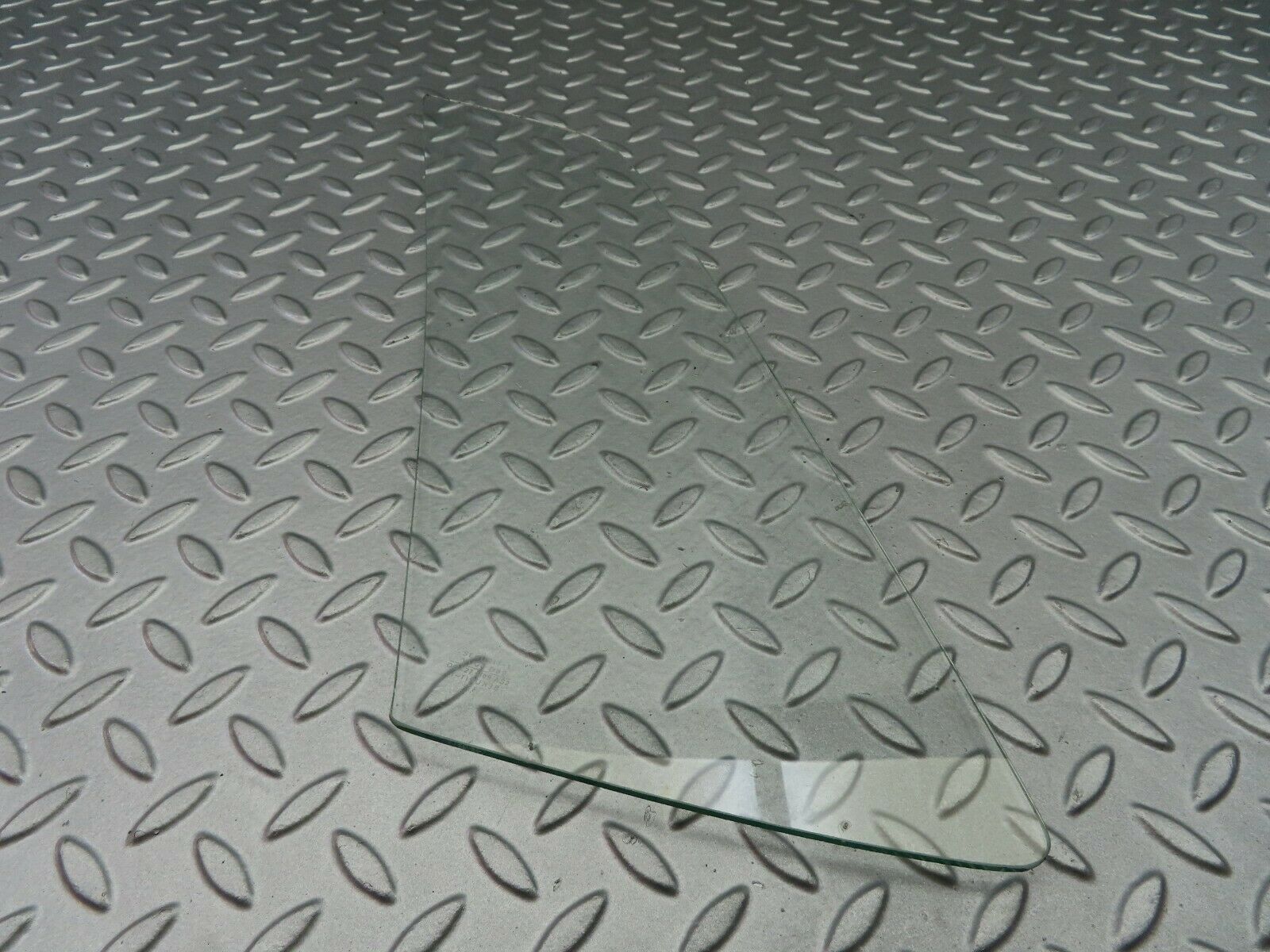 6923 Mercedes-Benz C107 350SLC Coupe Rear Right Inner Quarter Window Glass