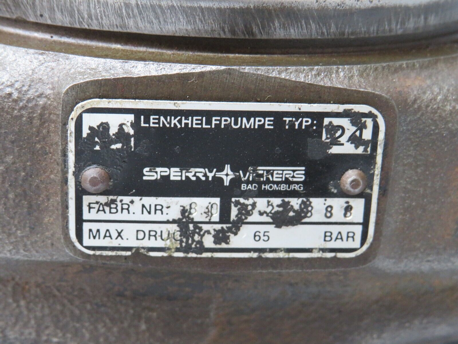 35923 Mercedes-Benz 240D OM616.912 Power Steering Pump