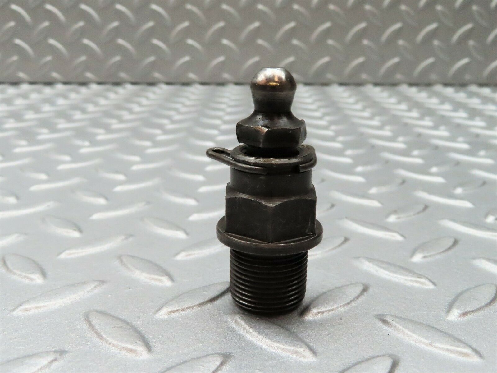 3550 Mercedes-Benz W108 280SE Ball Studs For Rocker Arm Mounting (Timing)