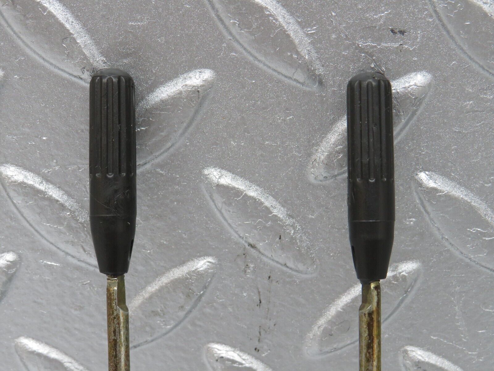 33336 Mercedes-Benz W202 C180 Front Door Lock Knob Pair