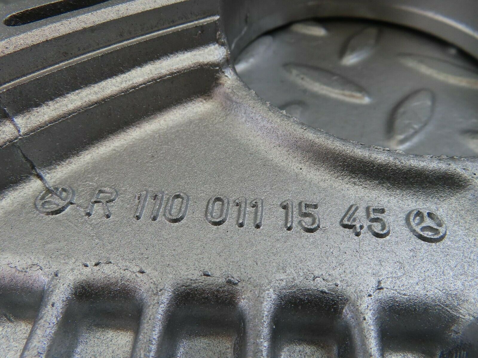 9871 Mercedes-Benz C123 280CE Coupe Gearbox Flange 1100111545