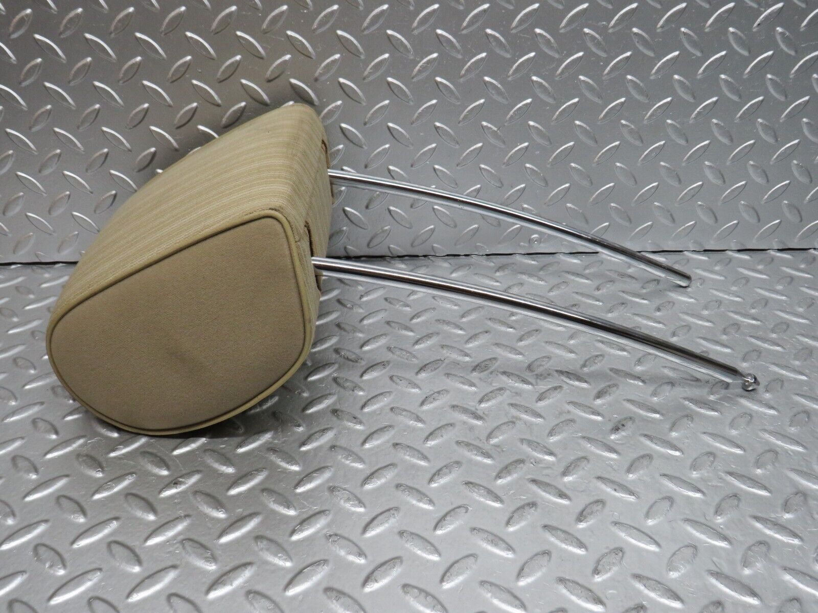 29384 Mercedes-Benz W124 230E Front Right Seat Headrest