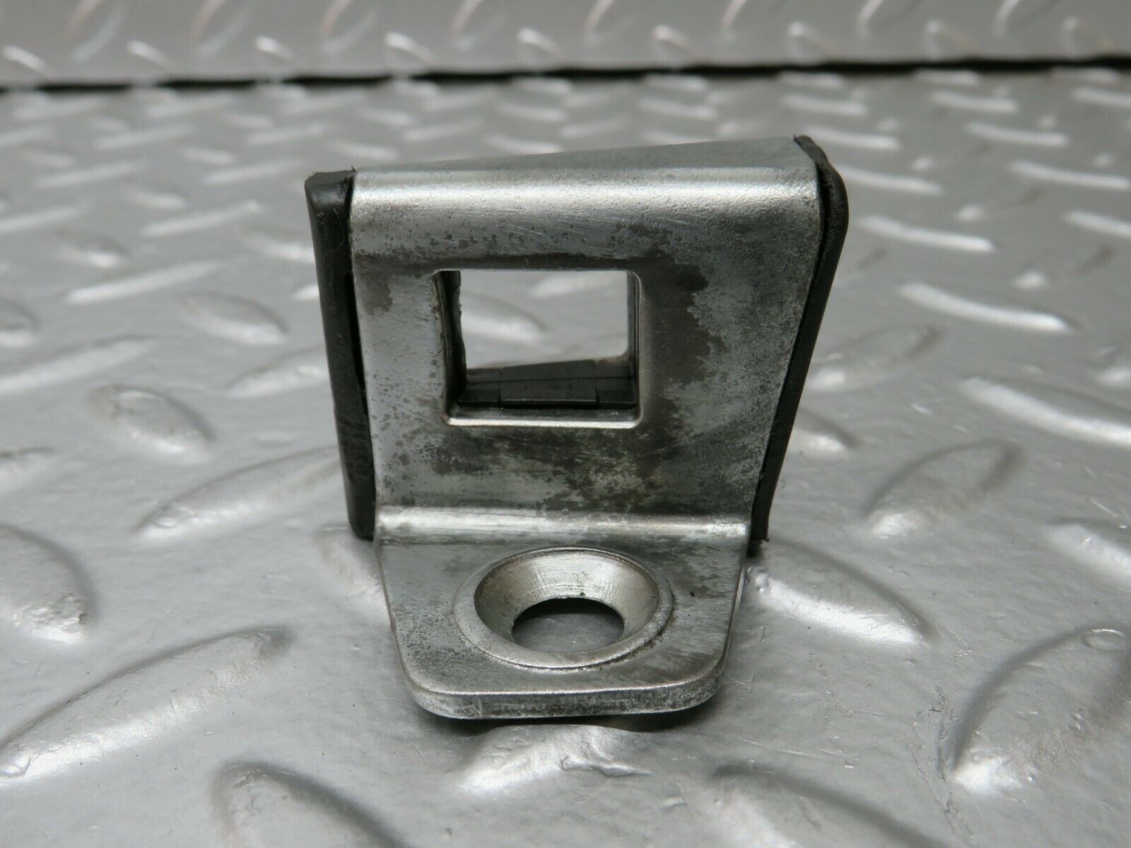 24313 Mercedes-Benz S124 220TE Wagon Door Lock Latch