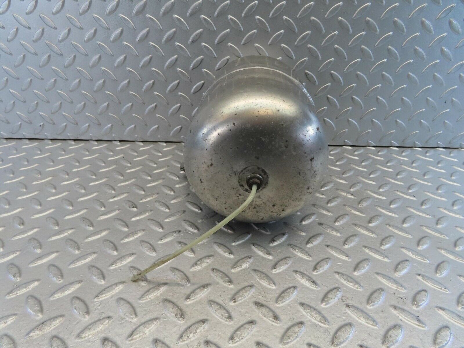 11254 Mercedes-Benz W221 S320 Air Suspension Reservoir Tank 2213200015