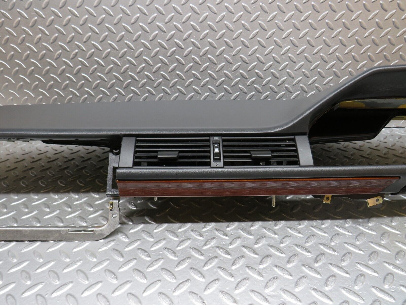 31338 Mercedes-Benz S124 220TE Wagon Dashboard Black