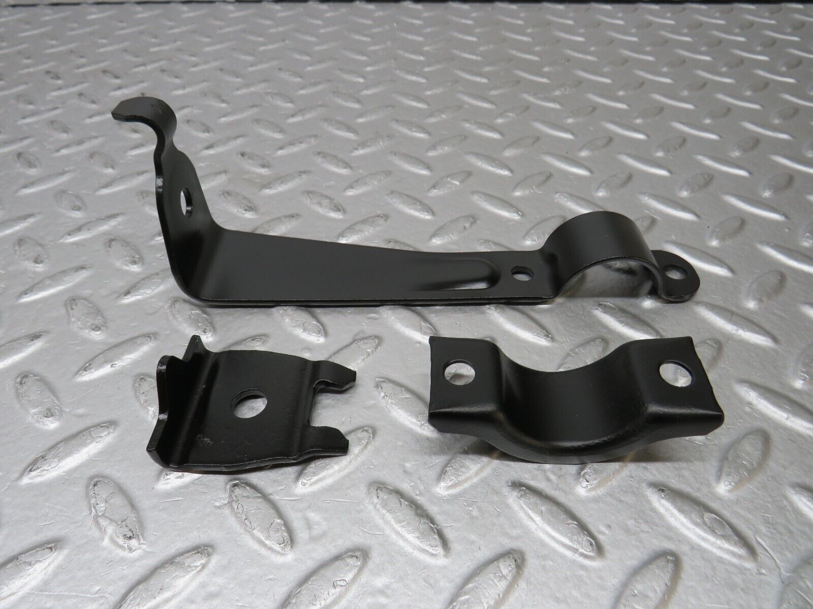 36782 Mercedes-Benz W201 190E 2.0L Front Axle Bracket