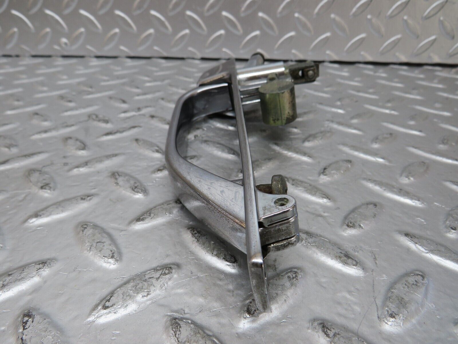 26082 Mercedes-Benz W116 450SE Chrome Door Handle Rear Right No Key 1167600059