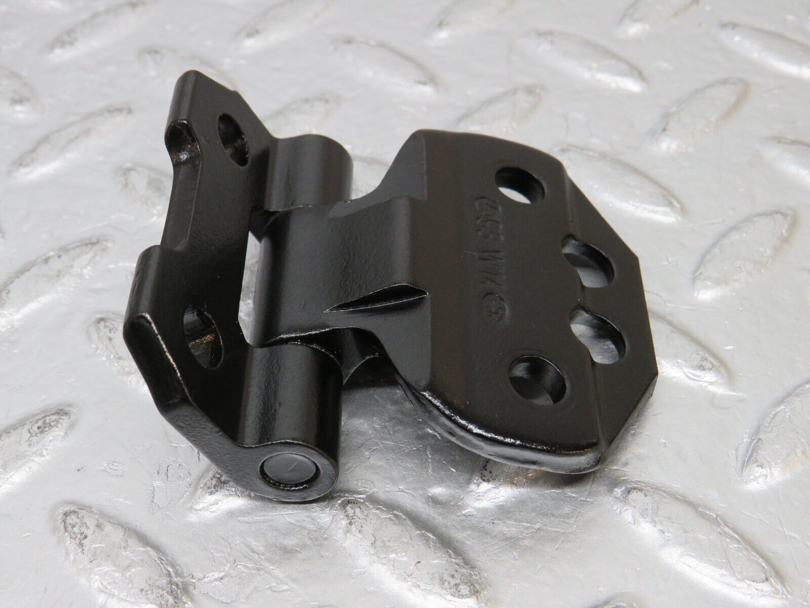 31540 Mercedes-Benz S124 220TE Wagon Door Hinge Left Side