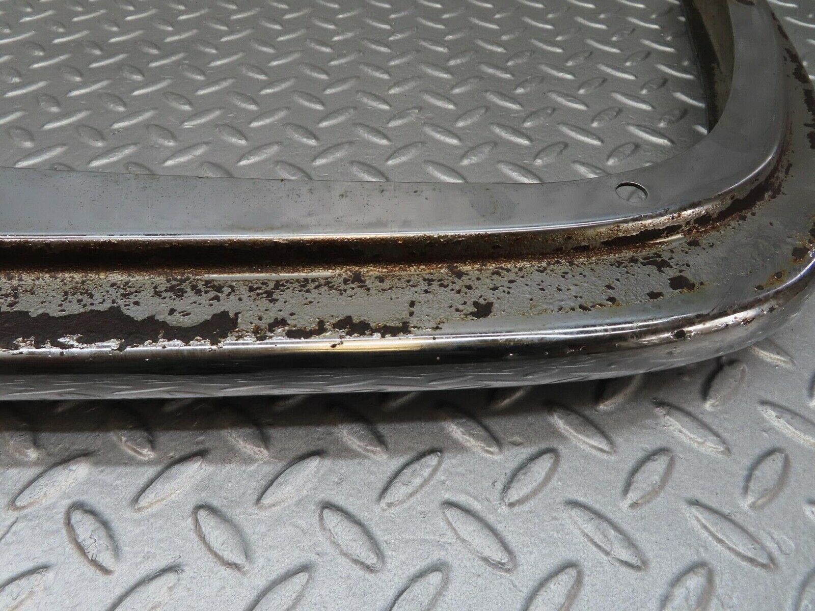 12757 Mercedes-Benz W108 Front Right Upper Bumper Corner