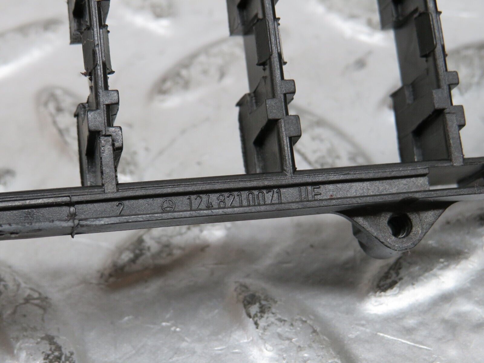 27627 Mercedes-Benz S124 300TE Wagon Centre Console Switch Bracket 1248210071