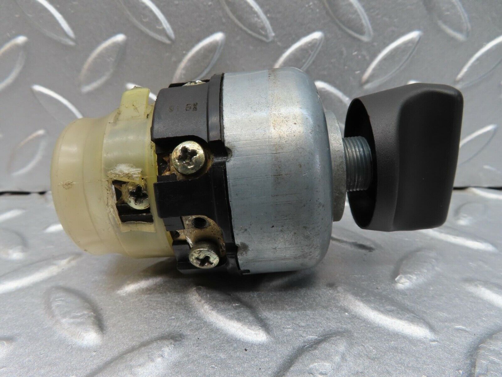 13964 Mercedes-Benz C107 280SLC Headlight Switch