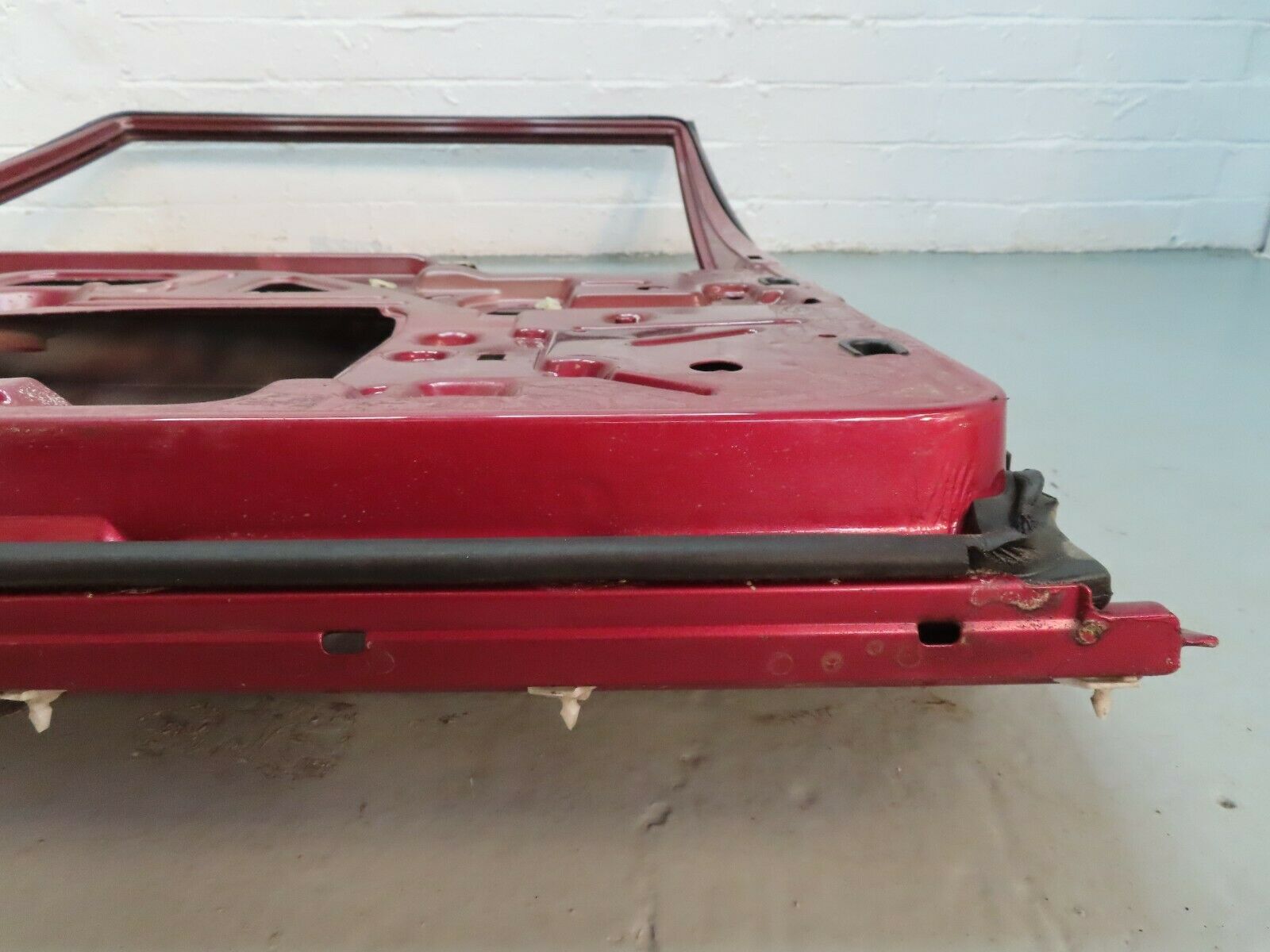 6694 Mercedes-Benz S124 E220 Wagon Rear Left Door