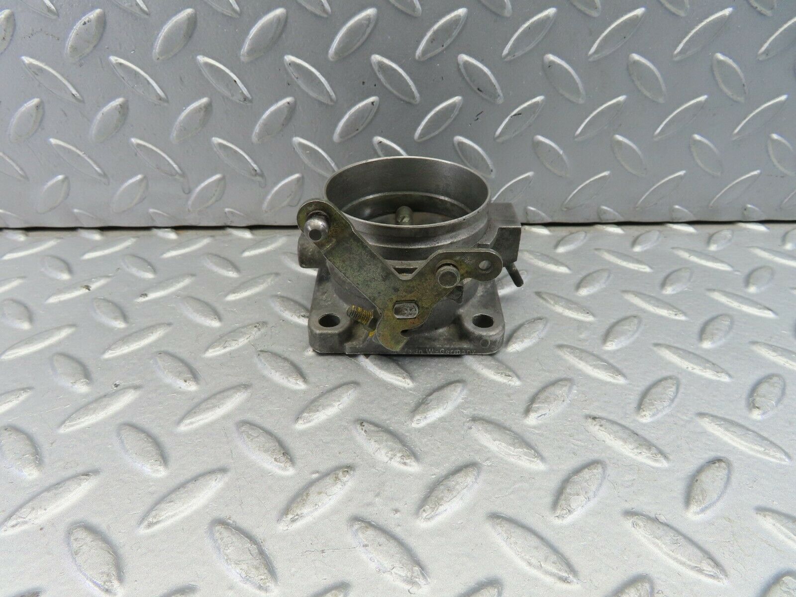 9231 Mercedes-Benz W123 Throttle Body 0011402353