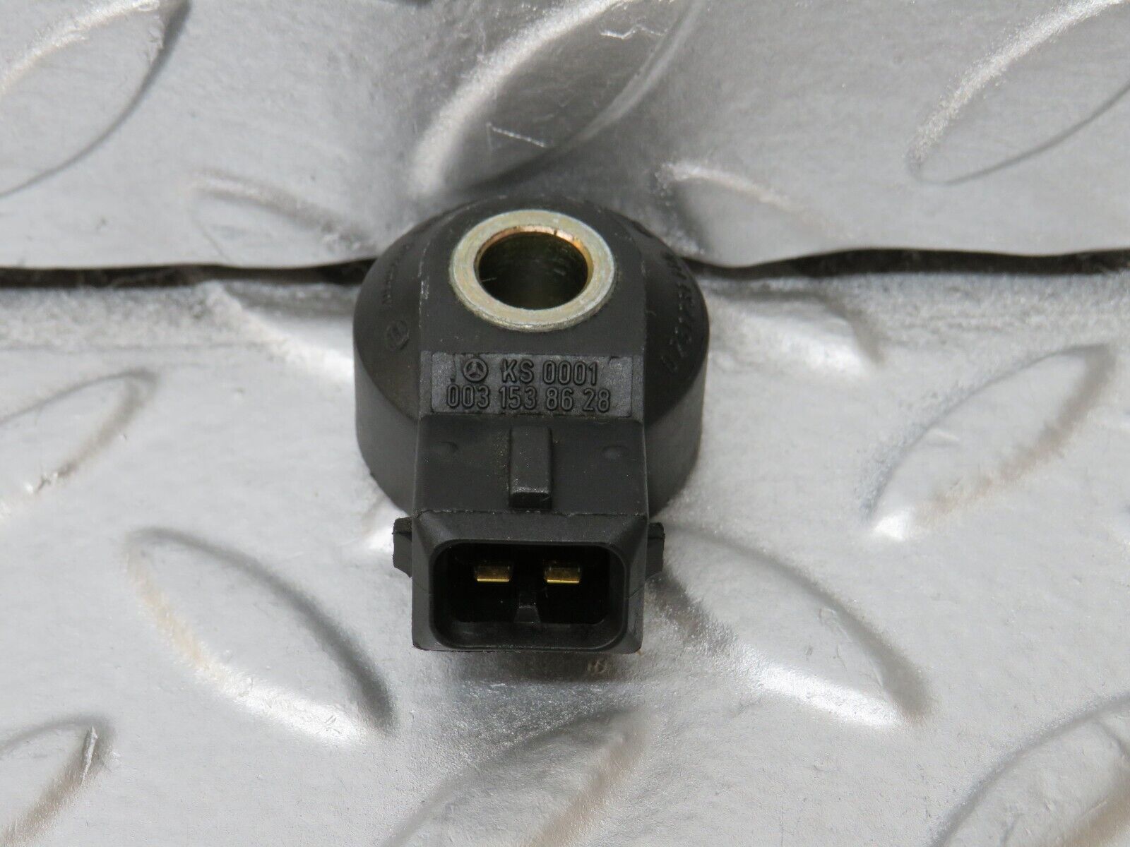 34963 Mercedes-Benz W210 320E Knock Sensor 2x 0031538628