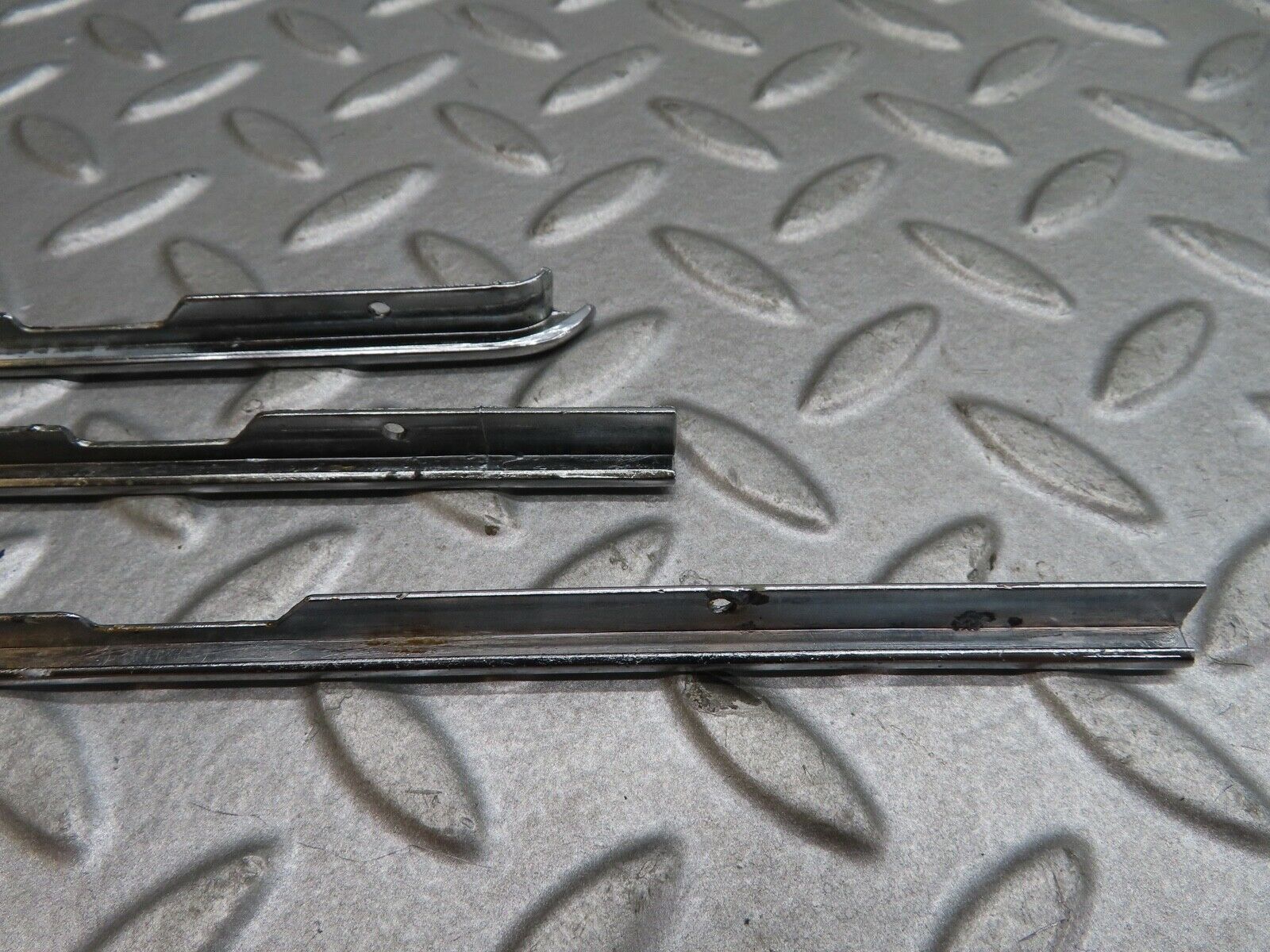 17886 Mercedes-Benz W116 450SEL Dashboard Chrome Trim