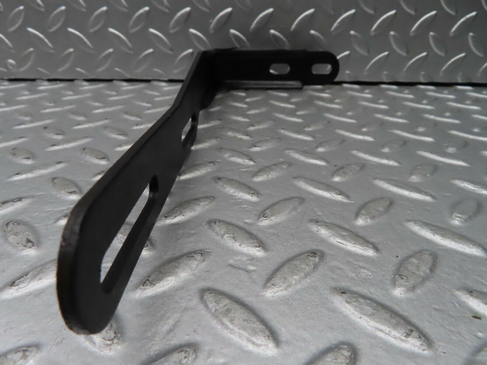 20378 Mercedes-Benz W114 280CE Coupe Exhaust Bracket