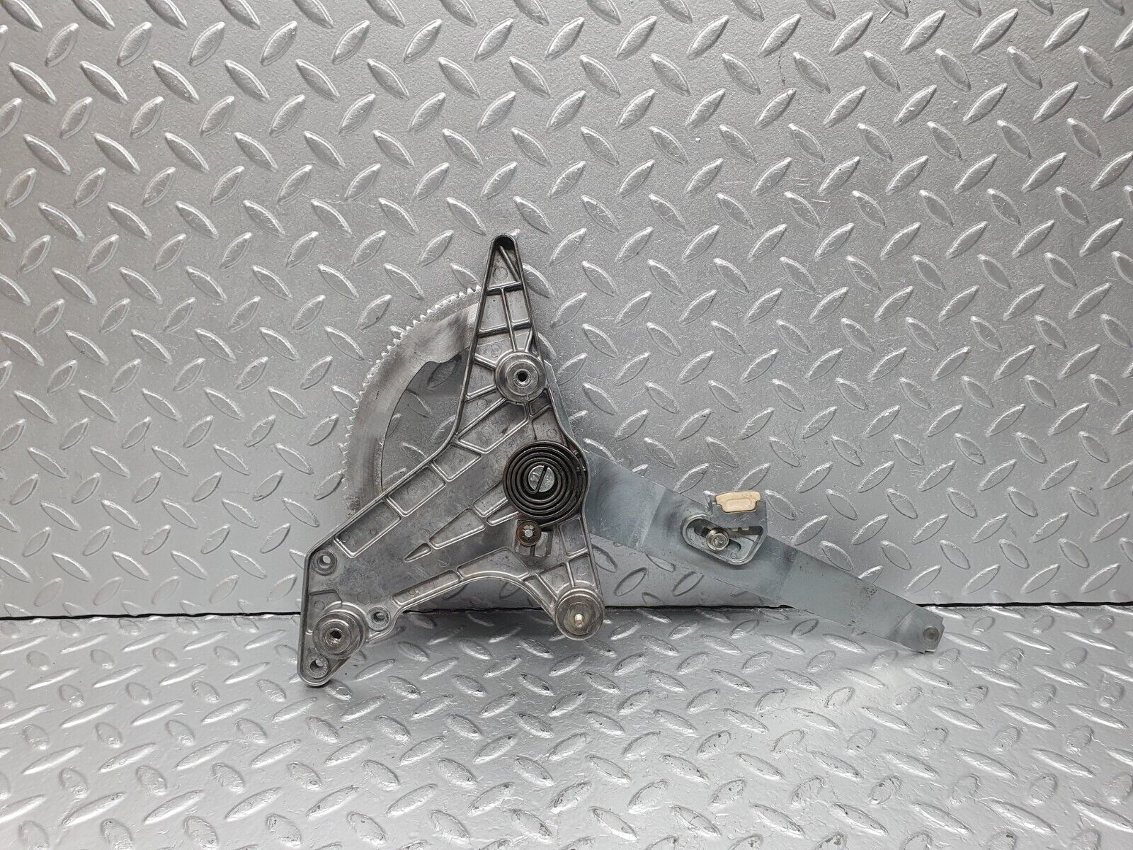 40986 Mercedes-Benz W126 300SE Rear Right Power Window Regulator 1267350211