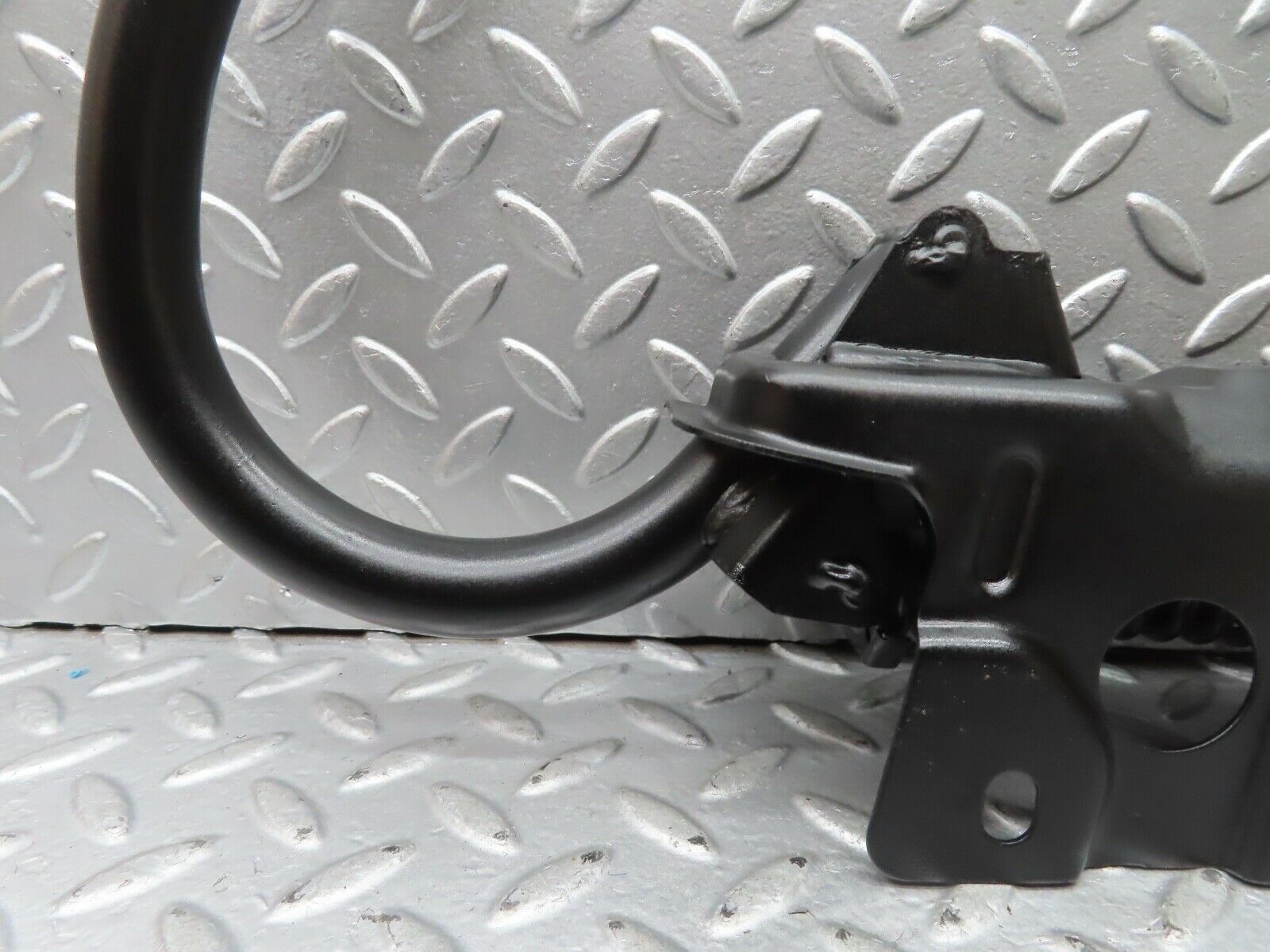 21526 Mercedes-Benz W126 300SE Trunk Hinge Right Side