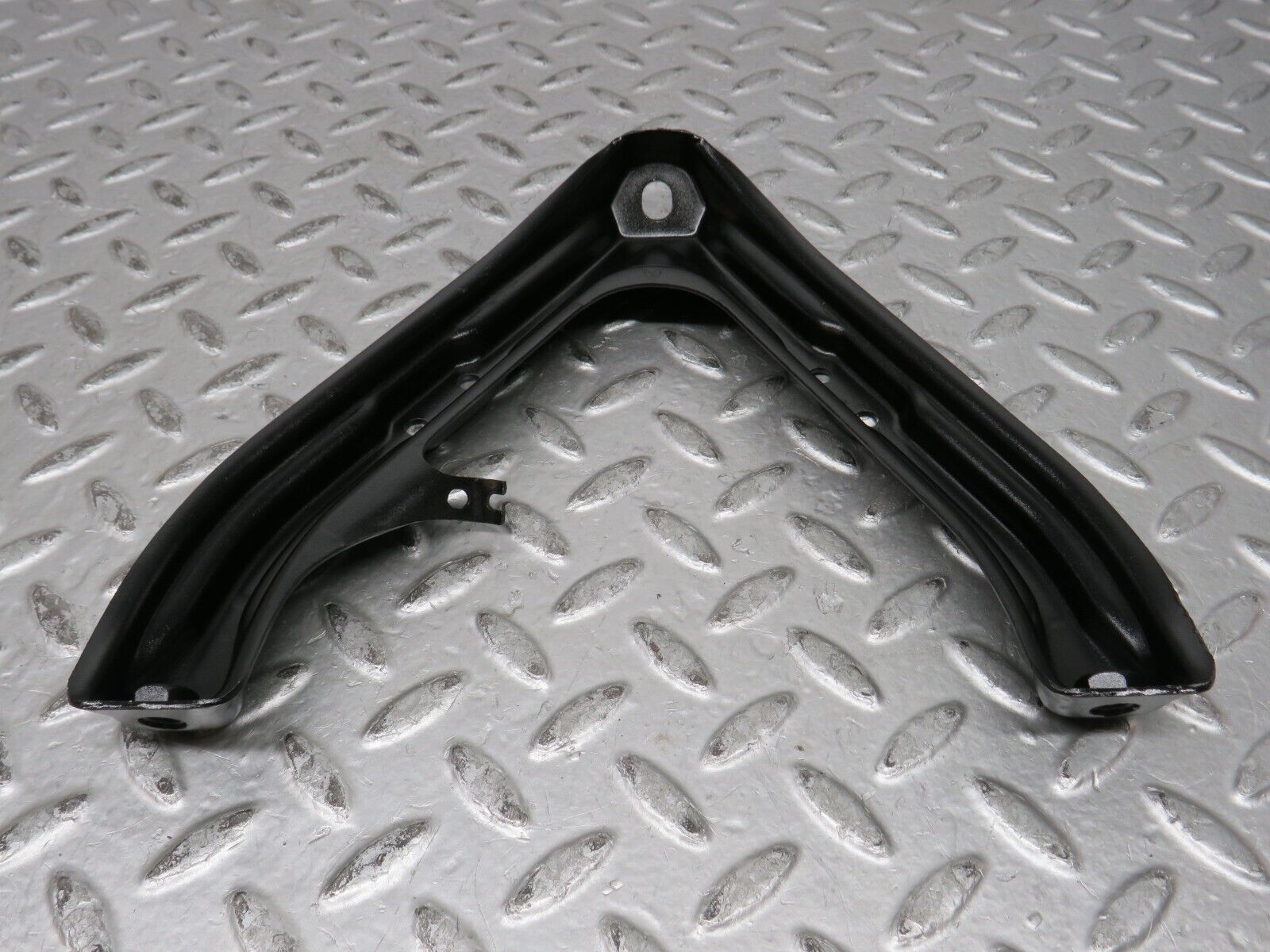 28775 Mercedes-Benz W123 230E Air Intake Manifold Bracket