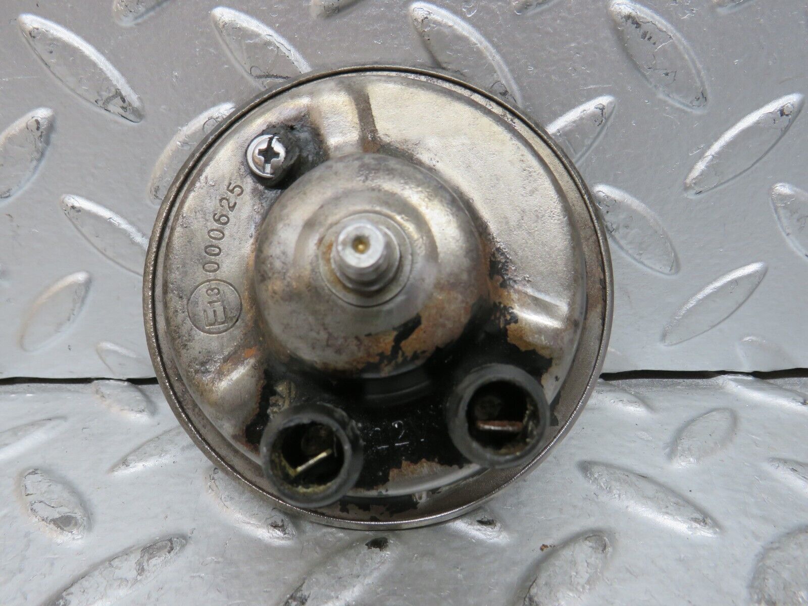 28837 Mercedes-Benz W123 230E Horn 000625