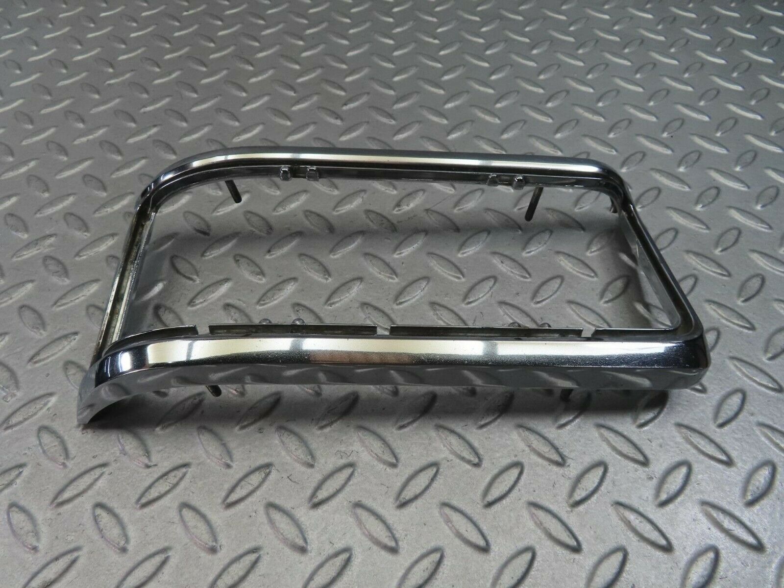 8510 Mercedes-Benz W115 Tail Light Chrome Frame Left