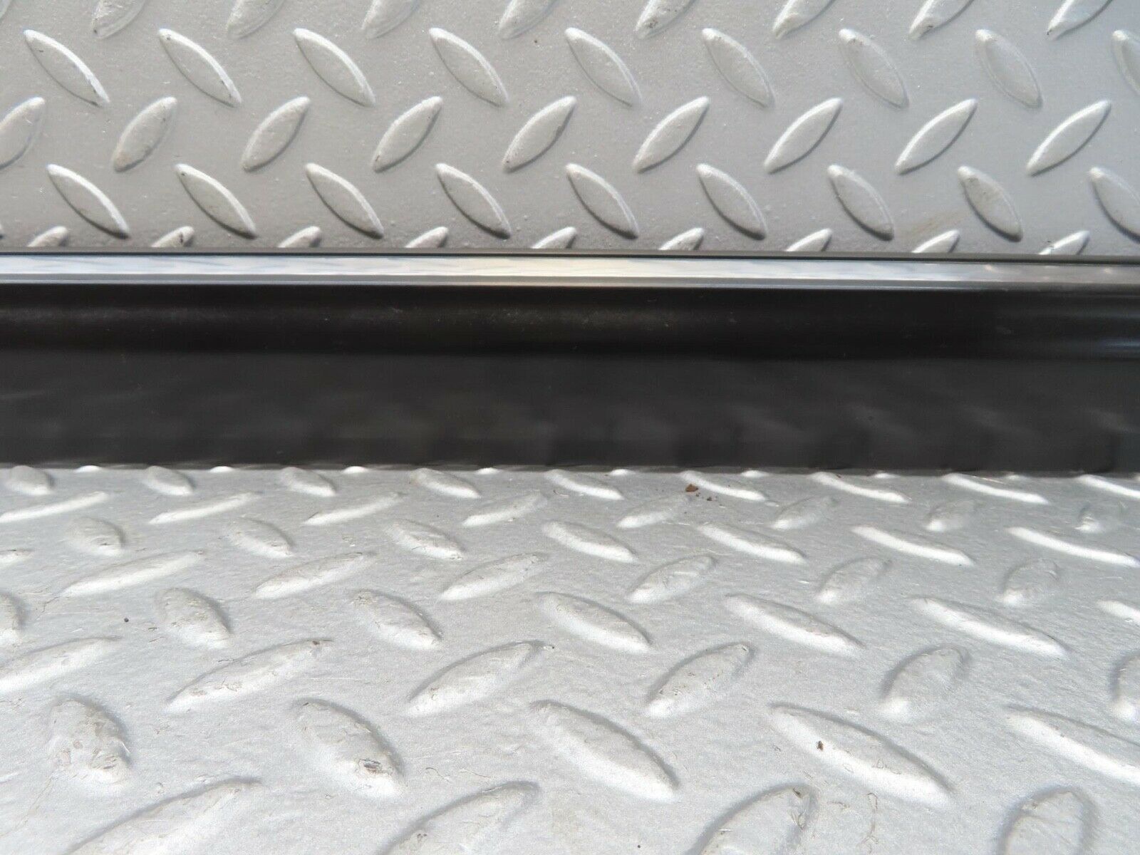 13463 Mercedes-Benz W123 200 Front Right Door Lower Trim