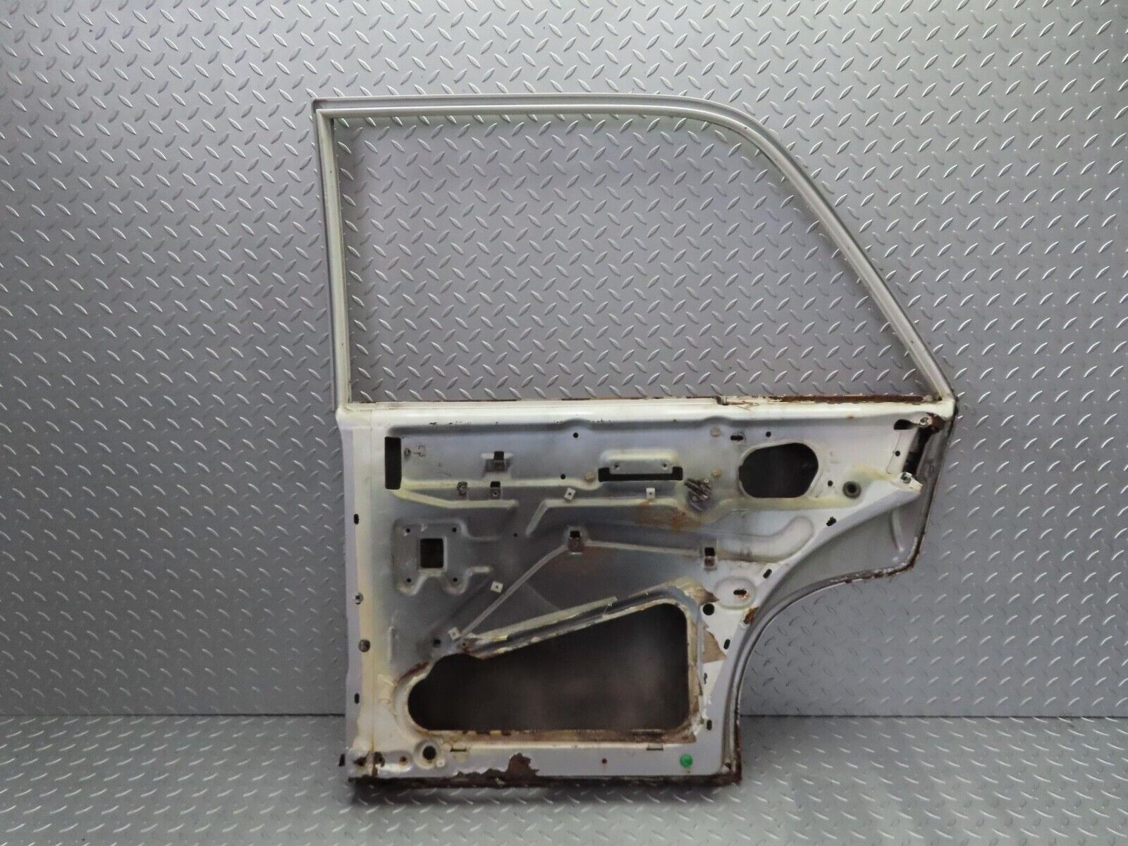 12552 Mercedes-Benz W108 280SE 3.5 Rear Right Door