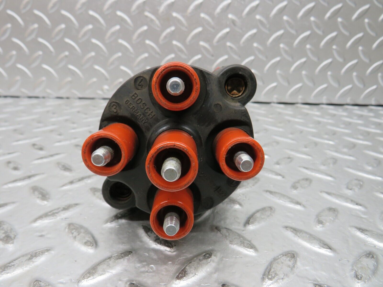 28701 Mercedes-Benz W123 230E Ignition Distributor Bosch 0021589801 0237003025