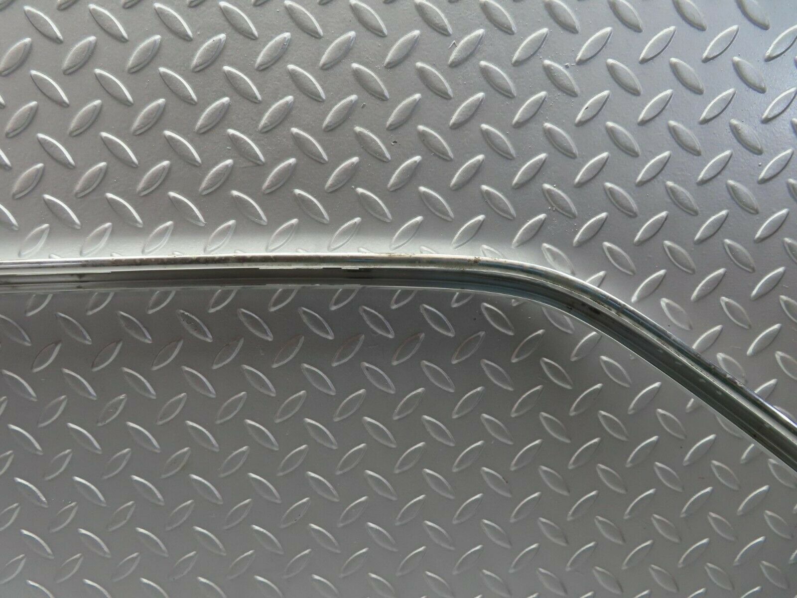 10145 Mercedes-Benz C123 230CE Coupe Roof Chrome Trim Right Side