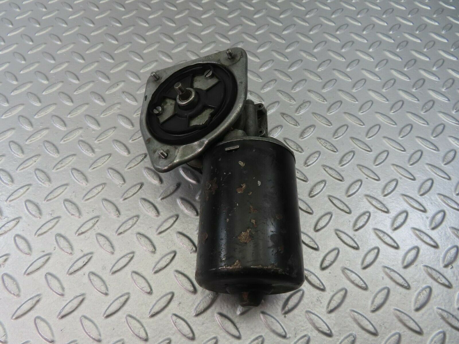 8907 Mercedes-Benz W108 Wiper Motor Bosch 0390446050