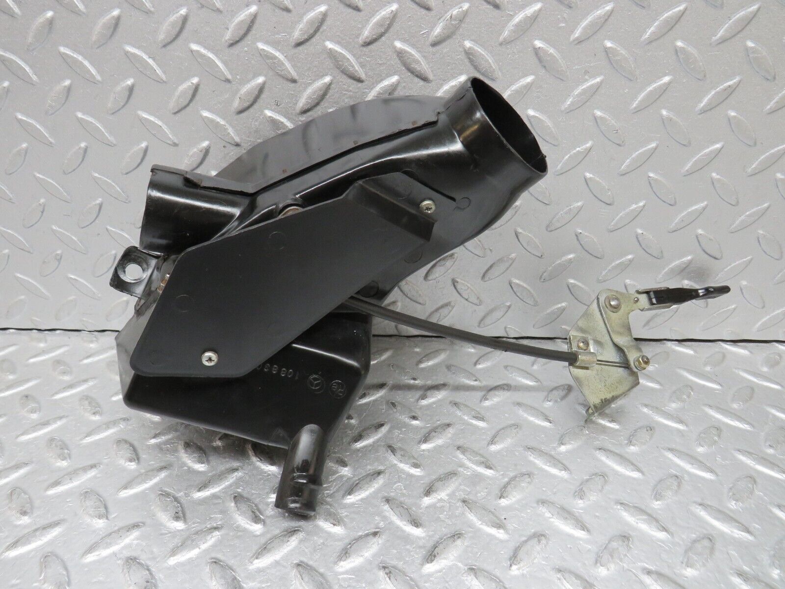 37431 Mercedes-Benz W109 300SEL Air Vent Control Right Side 1088301245