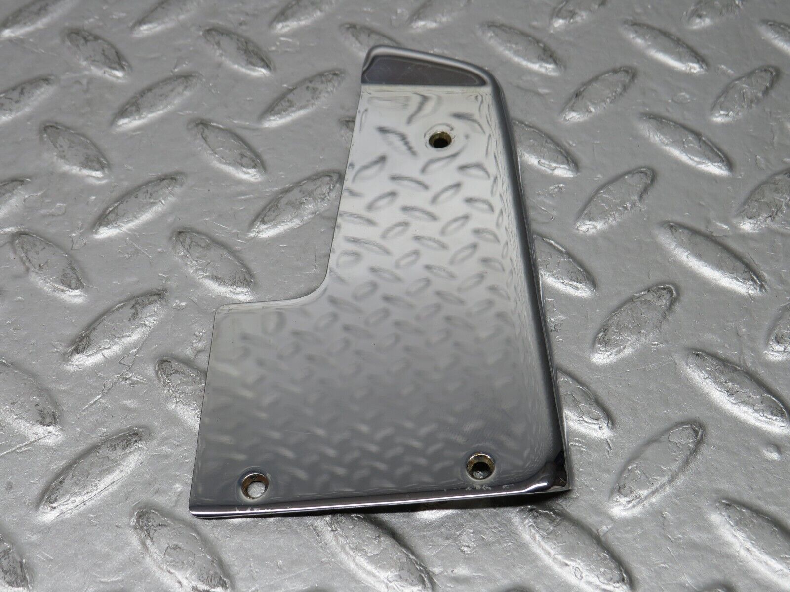 37761 Mercedes-Benz A124 320E Cabriolet Left Door Chrome Cover