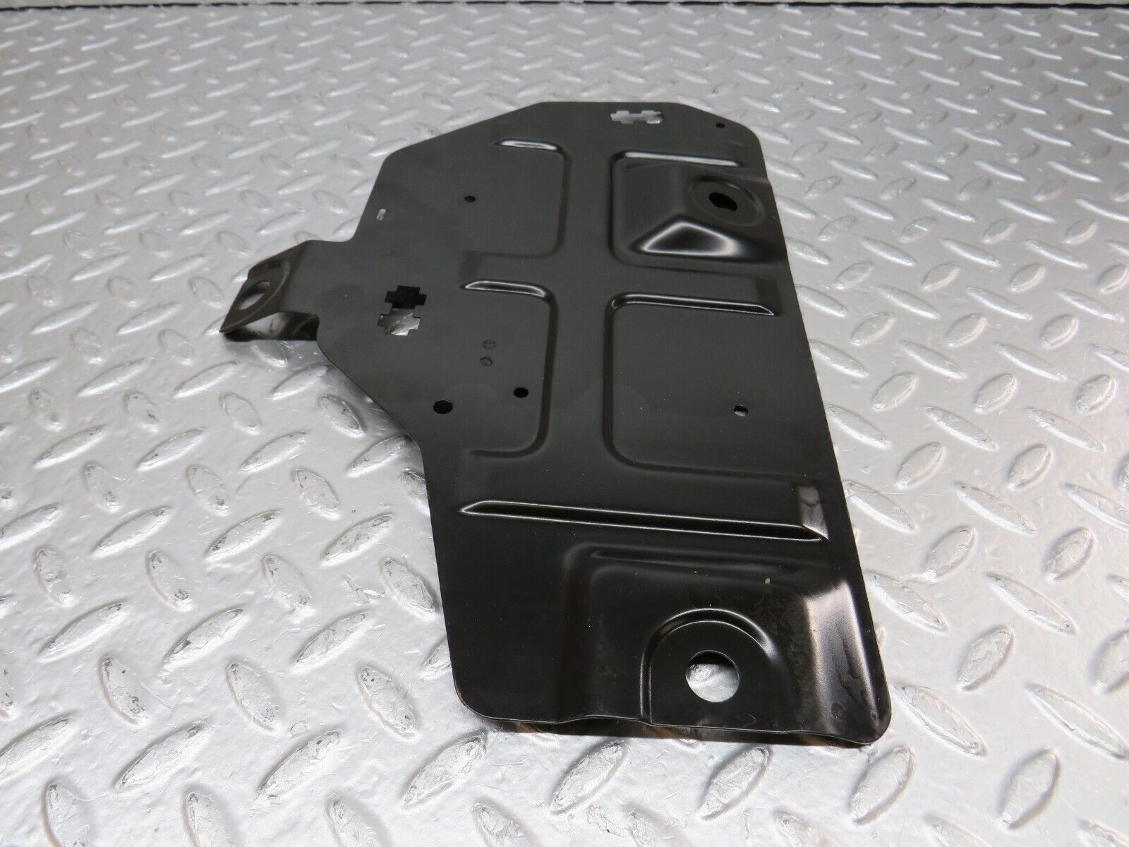 34206 Mercedes-Benz W124 260E Under Dash Relay Bracket Left Side