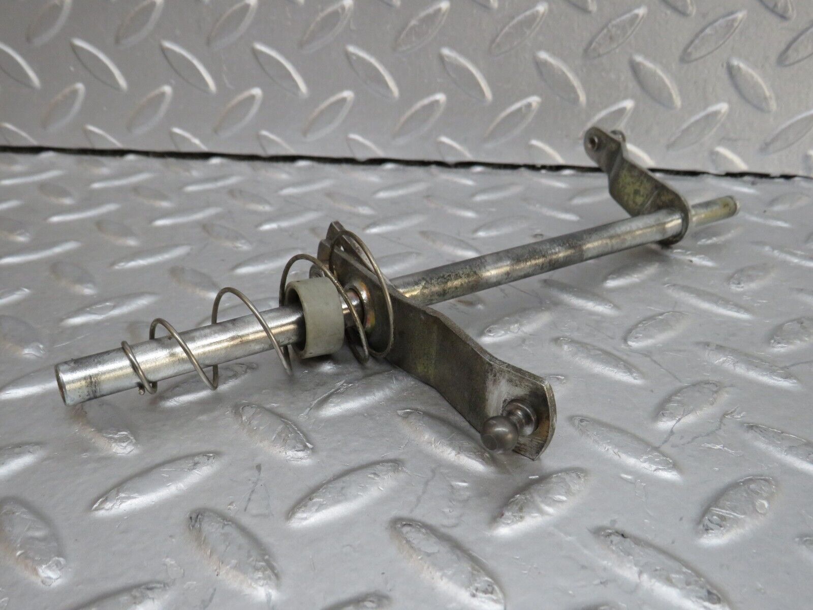 37165 Mercedes-Benz C126 420SEC Coupe Accelerator Linkage