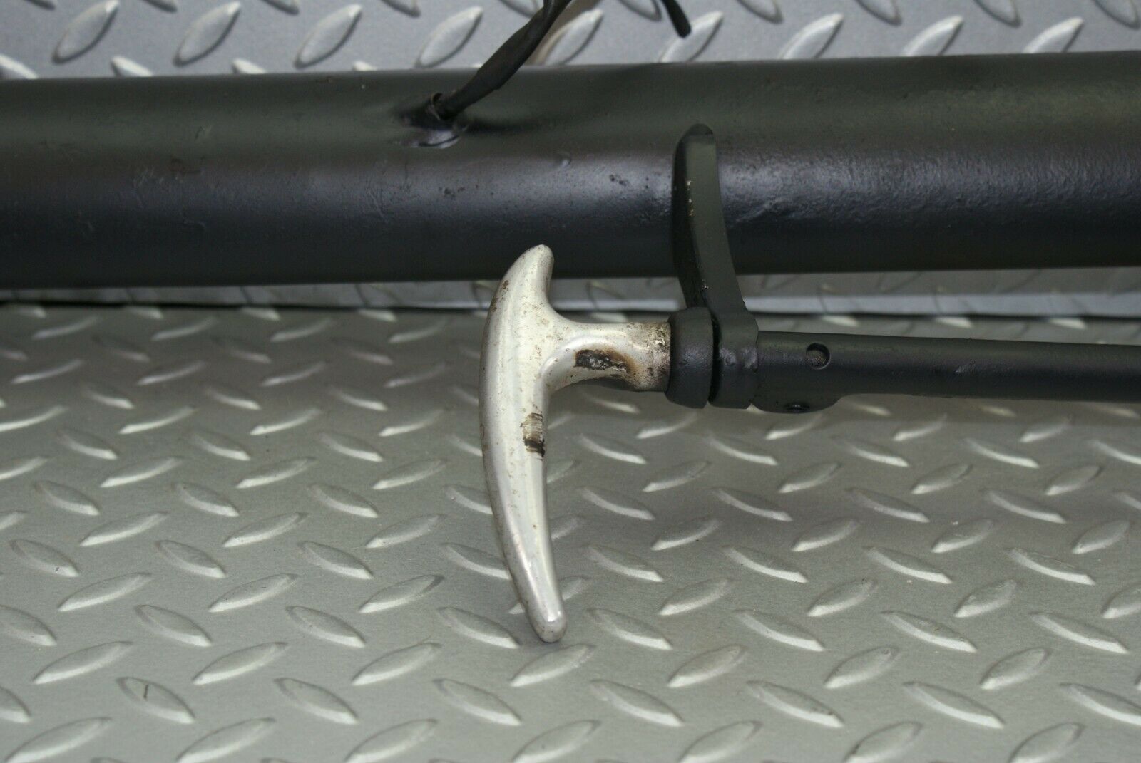 2717 Mercedes-Benz W105 219 PONTON Steering Column