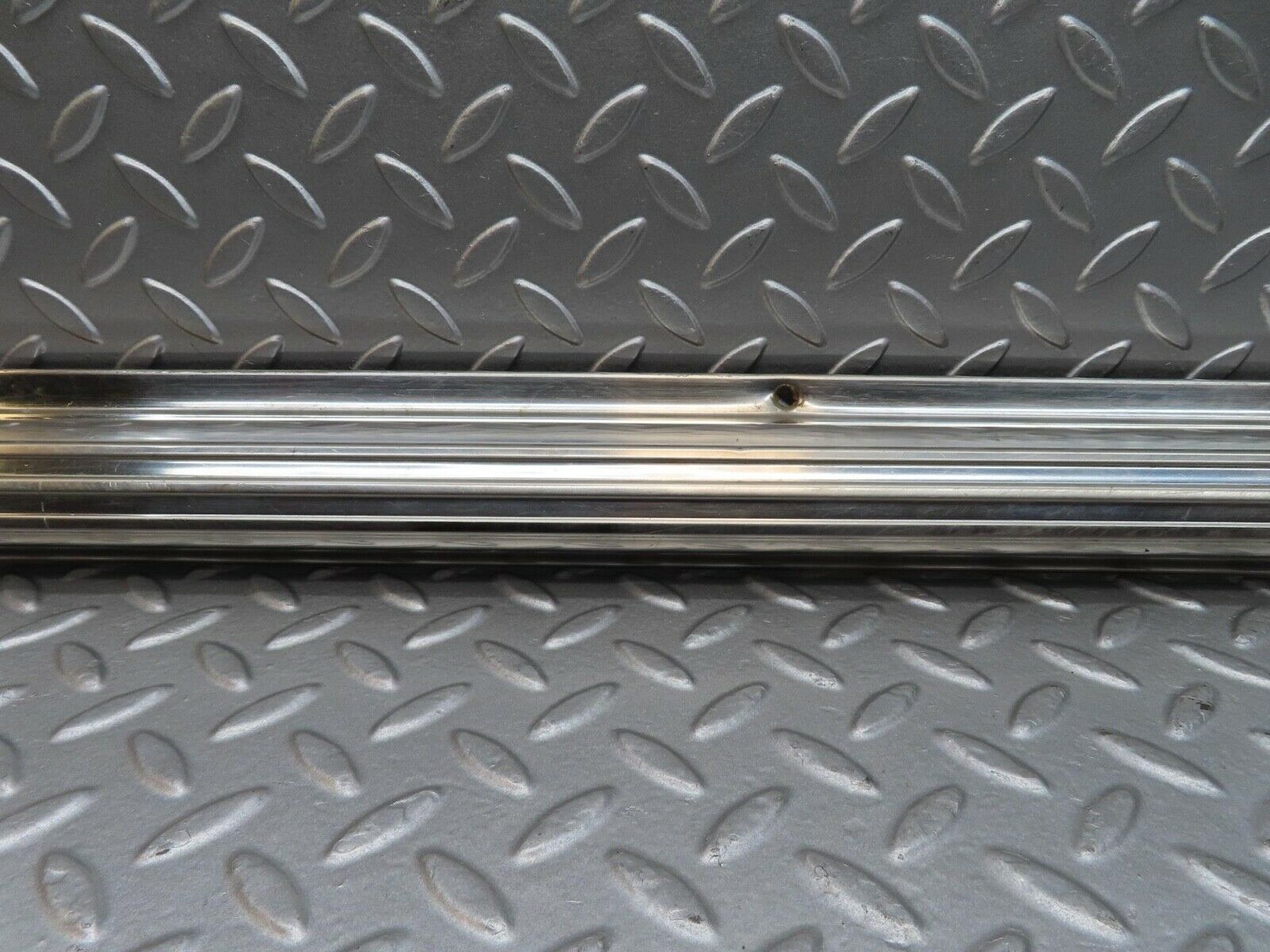 14117 Mercedes-Benz C107 280SLC Right Door Sill Chrome