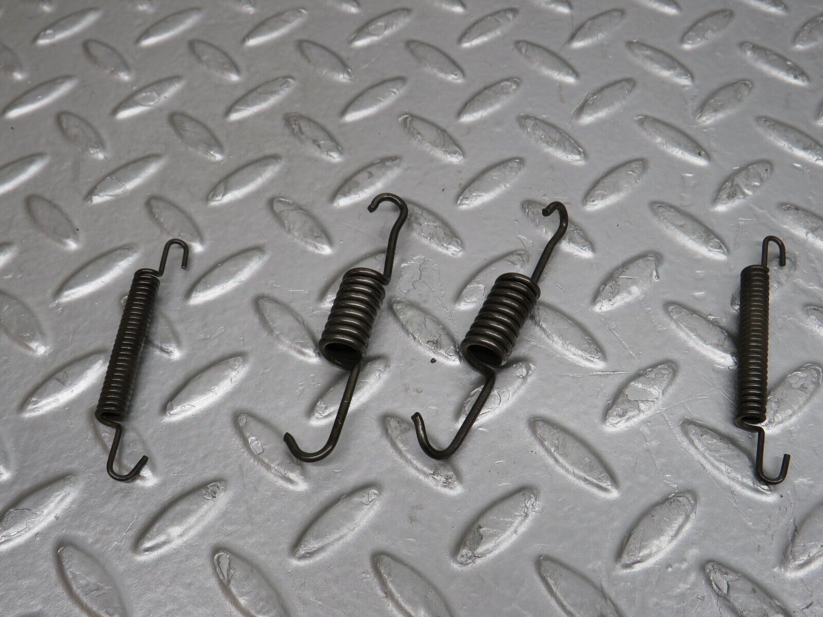 37677 Mercedes-Benz W109 300SEL Rear Brake Regulator