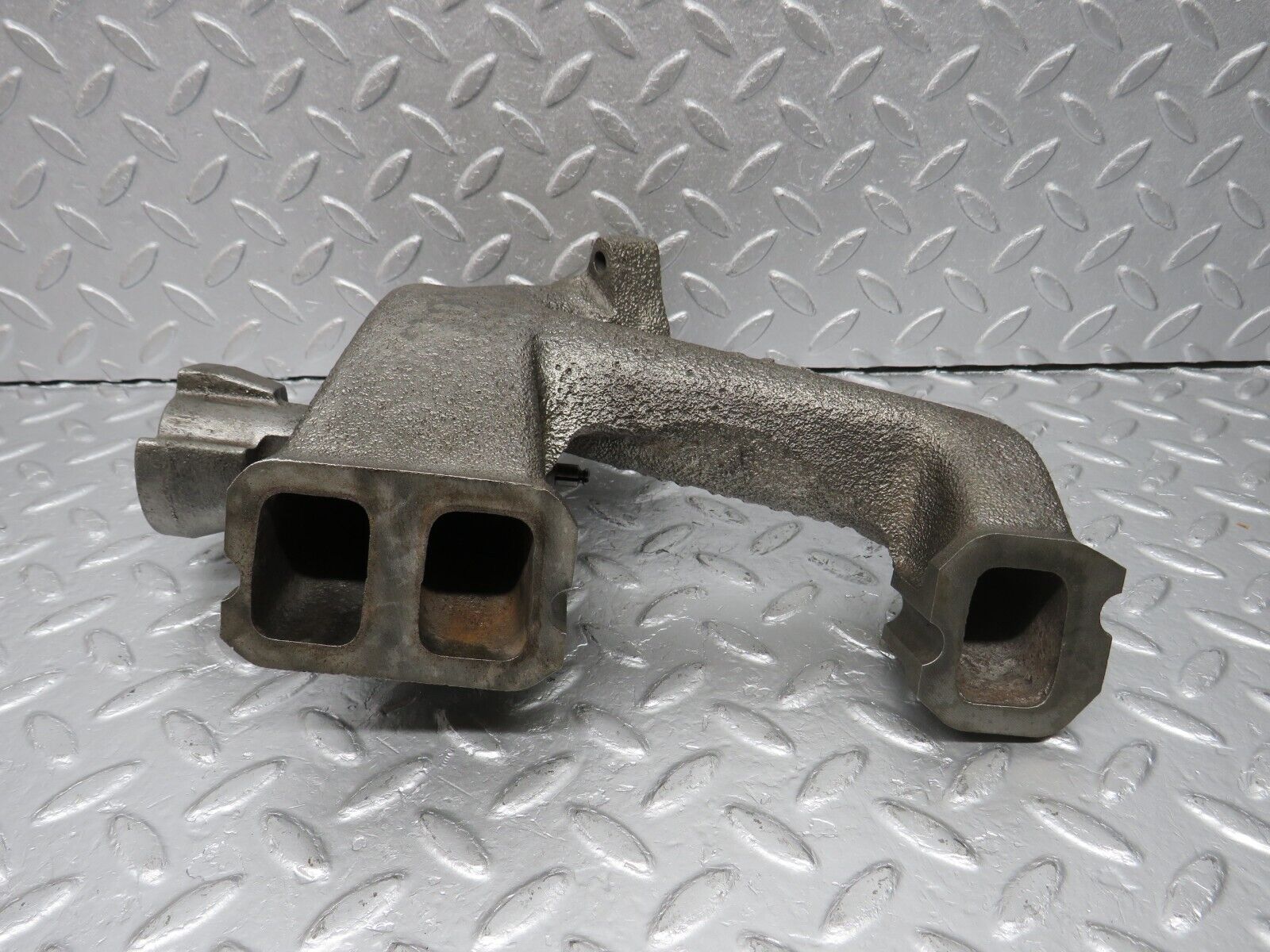 40425 Mercedes-Benz W110 230 Exhaust Manifold 1081420102 1801430207