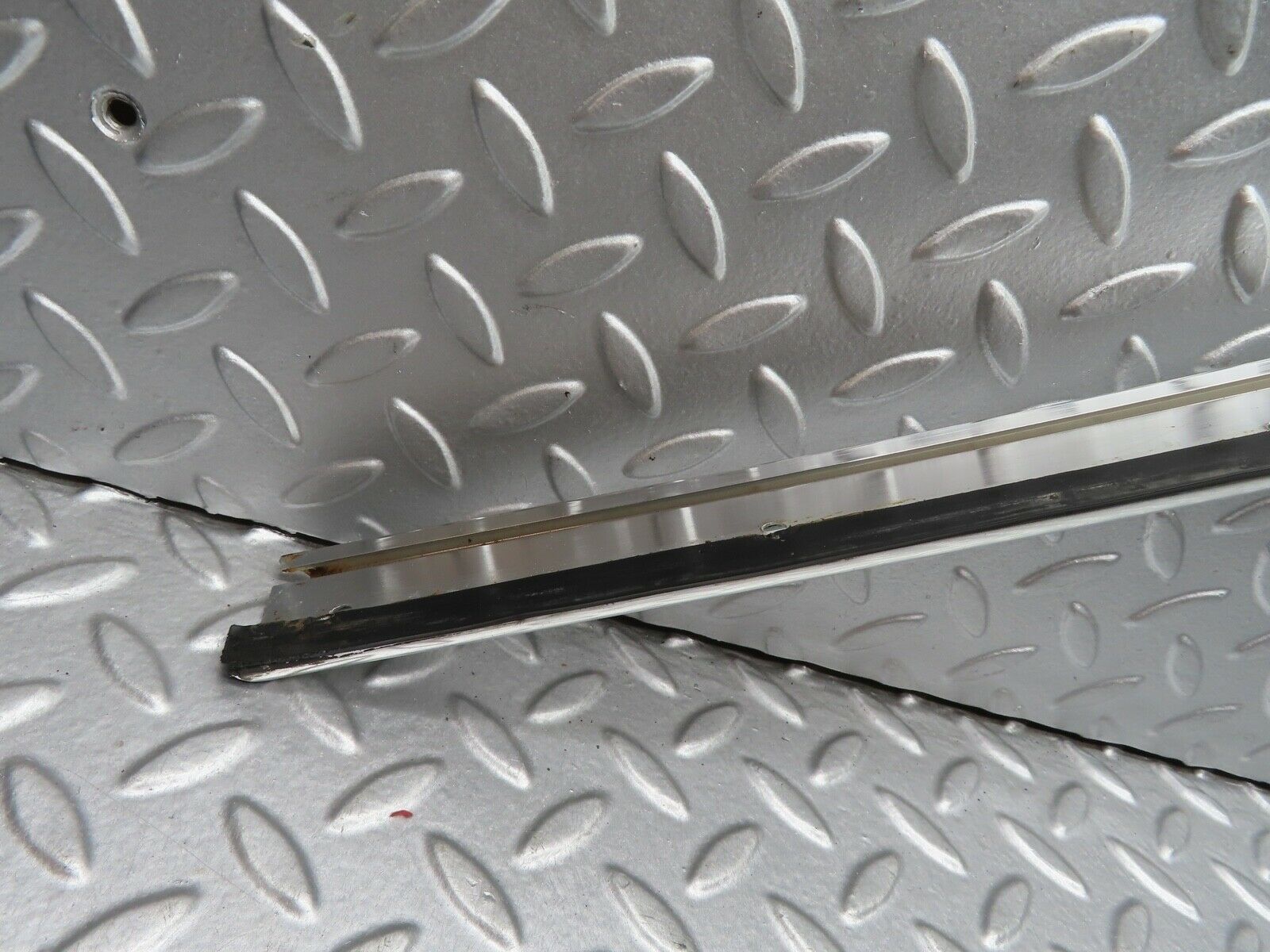 20954 Mercedes-Benz W114 250CE Coupe Roof Chrome Moulding Trim Right Side